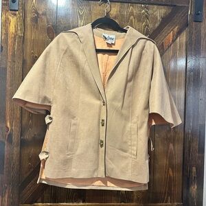 Chic Tan Cape with Lapel Collar and Tailored Fit